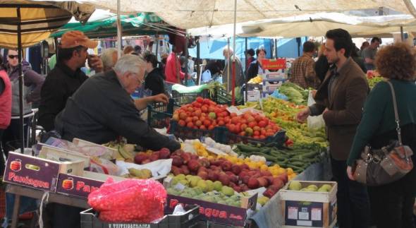 Έρχεται τροπολογία για τους πωλητές υπαίθριου εμπορίου