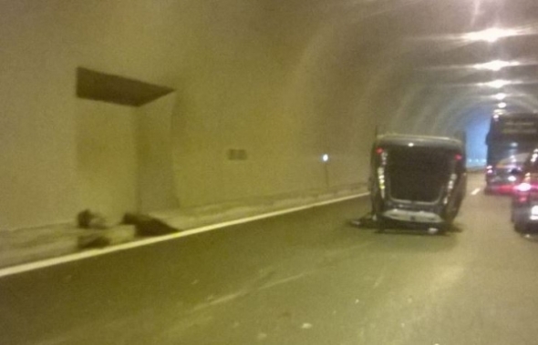 Τροχαίο ατύχημα στο τούνελ Σ.11 στην Εγνατία Οδό, στο ρεύμα από Βέροια προς Κοζάνη
