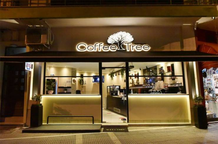 COFFEE TREE: Ένα στέκι σε κεντρικό σημείο - πέρασμα στην Αλεξάνδρεια...με καφέ από το εκλεκτό χαρμάνι, Mrs. ROSE