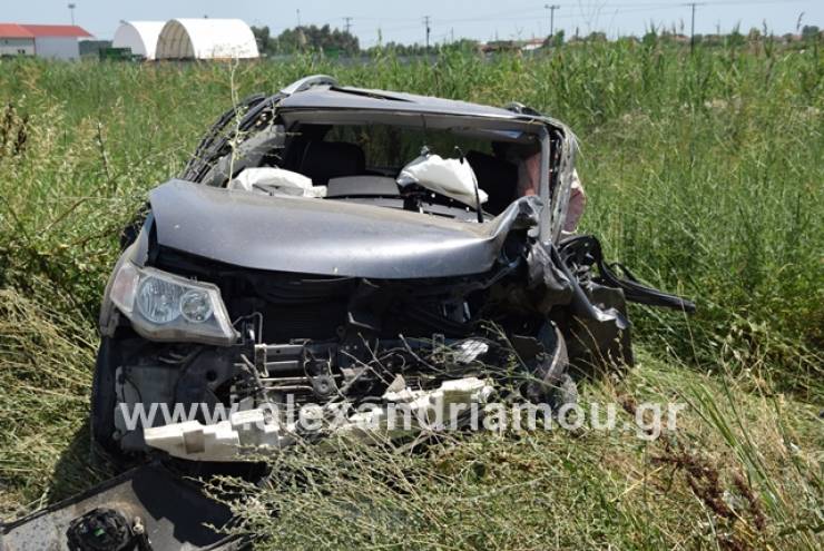 Σφοδρή σύγκρουση με 3 Ι.Χ. στο ύψος Παλαιοχωρίου Ημαθίας