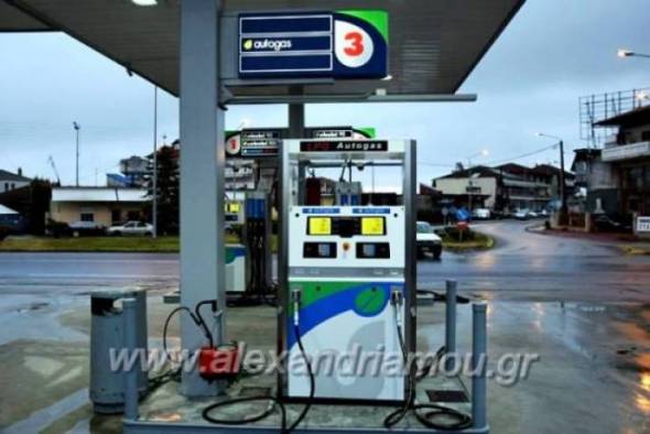 JET OIL A&lambda;&epsilon;&xi;ά&nu;&delta;&rho;&epsilon;&iota;&alpha;&sigmaf;: &Kappa;ά&theta;&epsilon; &Sigma;ά&beta;&beta;&alpha;&tau;&omicron; &Pi;&rho;&omicron;&sigma;&phi;&omicron;&rho;έ&sigmaf; &sigma;&tau;&omicron; &Upsilon;&gamma;&rho;&alpha;έ&rho;&iota;&omicron; &pi;&omicron;&upsilon; &sigma;&upsilon;&mu;&phi;έ&rho;&omicron;&upsilon;&nu;!