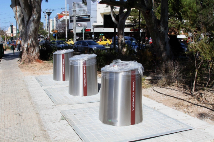 Υπόγειοι κάδοι απορριμμάτων στο κέντρο της Νάουσας