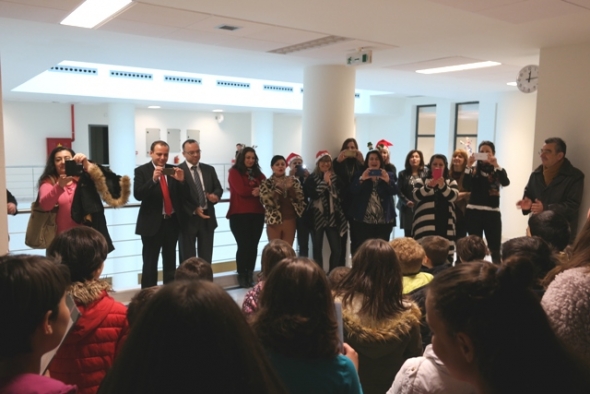 ΄΄&Pi;&rho;&omega;&tau;&omicron;&beta;&omicron;&upsilon;&lambda;ί&alpha; &gamma;&iota;&alpha; &tau;&omicron; &Pi;&alpha;&iota;&delta;ί΄΄: &Mu;&epsilon; &epsilon;&pi;&iota;&tau;&upsilon;&chi;ί&alpha; &tau;&omicron; 1&omicron; Bazzar &sigma;&tau;&omicron; &Delta;&iota;&kappa;&alpha;&sigma;&tau;&iota;&kappa;ό &Mu;έ&gamma;&alpha;&rho;&omicron; &Beta;έ&rho;&omicron;&iota;&alpha;&sigmaf;