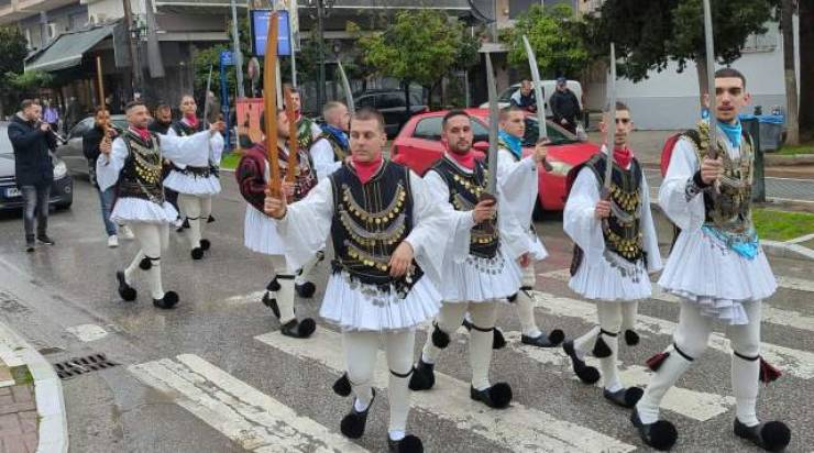 &Tau;&alpha; &Rho;&omicron;&upsilon;&gamma;&kappa;ά&tau;&sigma;&iota;&alpha; &tau;&omicron;&upsilon; &Kappa;&Epsilon;&Rho;&Lambda;&Alpha;&Pi; &Alpha;&gamma;&kappa;&alpha;&theta;&iota;ά&sigmaf; &sigma;&tau;&omicron;&upsilon;&sigmaf; &delta;&rho;ό&mu;&omicron;&upsilon;&sigmaf; &tau;&eta;&sigmaf; &Alpha;&lambda;&epsilon;&xi;ά&nu;&delta;&rho;&epsilon;&iota;&alpha;&sigmaf;-&laquo;&Xi;&epsilon;&sigma;ή&kappa;&omega;&sigma;&alpha;&nu;&raquo; &tau;&eta;&nu; &pi;ό&lambda;&eta; &mu;&epsilon; &phi;&omicron;&upsilon;&sigma;&tau;&alpha;&nu;έ&lambda;&epsilon;&sigmaf;, &sigma;&pi;&alpha;&theta;&iota;ά &kappa;&alpha;&iota; &zeta;&omicron;&upsilon;&rho;&nu;ά&delta;&epsilon;&sigmaf;!