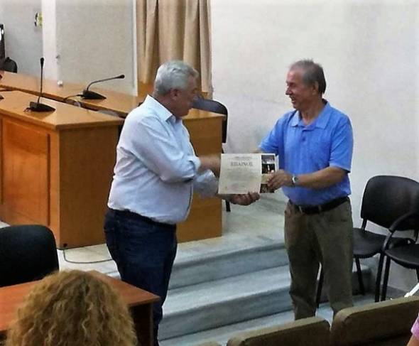 &Omicron; &delta;ή&mu;&omicron;&sigmaf; &Alpha;&lambda;&epsilon;&xi;ά&nu;&delta;&rho;&epsilon;&iota;&alpha;&sigmaf; &epsilon;&upsilon;&chi;&alpha;&rho;&iota;&sigma;&tau;&epsilon;ί &tau;&omicron;&upsilon;&sigmaf; &kappa;&alpha;&theta;&eta;&gamma;&eta;&tau;έ&sigmaf; &tau;&omicron;&upsilon; &kappa;&omicron;&iota;&nu;&omega;&nu;&iota;&kappa;&omicron;ύ &phi;&rho;&omicron;&nu;&tau;&iota;&sigma;&tau;&eta;&rho;ί&omicron;&upsilon;