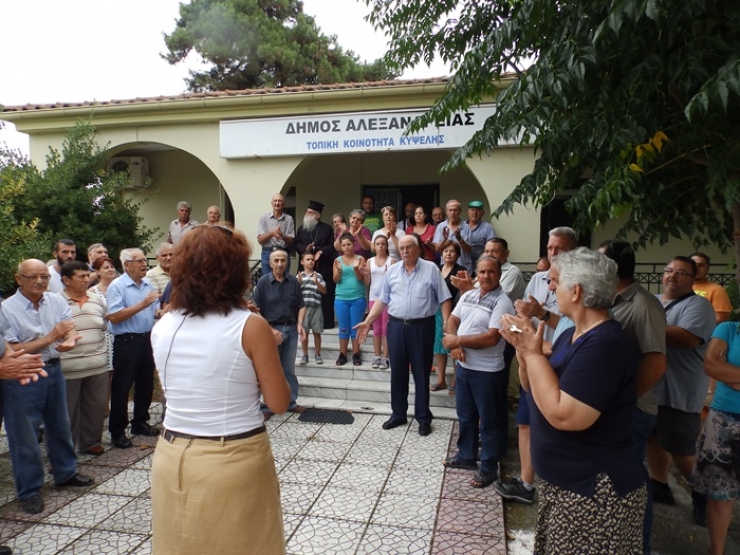 ΚΥΨΕΛΗ:Συγκέντρωση διαμαρτυρίας κατοίκων για την ταφή των άρρωστων ζώων
