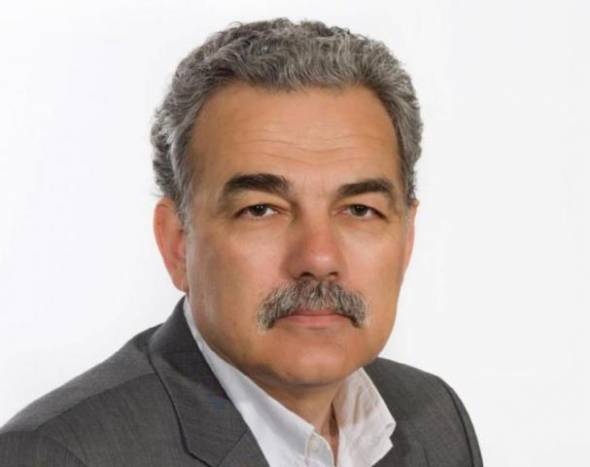 &Kappa;&omicron;&iota;&nu;&omega;&nu;&iota;&kappa;ή &pi;&omicron;&lambda;&iota;&tau;&iota;&kappa;ή &mu;&epsilon; &alpha;&rho;&iota;&sigma;&tau;&epsilon;&rho;ό &pi;&rho;ό&sigma;&eta;&mu;&omicron;-&Tau;&omicron;&upsilon; &Pi;έ&tau;&rho;&omicron;&upsilon; &Tau;&sigma;&alpha;&pi;&alpha;&rho;ό&pi;&omicron;&upsilon;&lambda;&omicron;&upsilon;