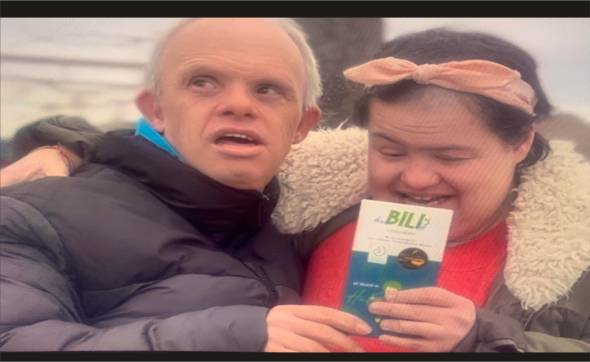 "&Tau;&alpha; &pi;&alpha;&iota;&delta;&iota;ά &tau;&eta;&sigmaf; ά&nu;&omicron;&iota;&xi;&eta;&sigmaf;": &Alpha;&gamma;ά&pi;&eta; &mu;&omicron;&upsilon;... &delta;&epsilon;&nu; &sigma;&epsilon; &xi;έ&chi;&alpha;&sigma;&alpha; - &Pi;&alpha;&gamma;&kappa;ό&sigma;&mu;&iota;&alpha; &Eta;&mu;έ&rho;&alpha; &Alpha;&tau;ό&mu;&omega;&nu; &mu;&epsilon; &Sigma;ύ&nu;&delta;&rho;&omicron;&mu;&omicron; Down