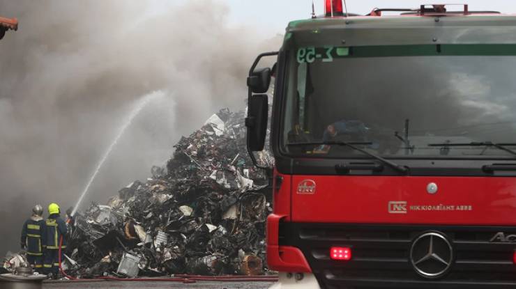 &Mu;&epsilon;&gamma;ά&lambda;&eta; &phi;&omega;&tau;&iota;ά &sigma;&epsilon; &epsilon;&tau;&alpha;&iota;&rho;&epsilon;ί&alpha; &alpha;&nu;&alpha;&kappa;ύ&kappa;&lambda;&omega;&sigma;&eta;&sigmaf; &sigma;&tau;&eta; &Beta;&Iota;.&Pi;&Epsilon;.&Nu;&epsilon;&omicron;&chi;&omega;&rho;&omicron;ύ&delta;&alpha;&sigmaf; &Omega;&rho;&alpha;&iota;&omicron;&kappa;ά&sigma;&tau;&rho;&omicron;&upsilon; - &Mu;ή&nu;&upsilon;&mu;&alpha; &tau;&omicron;&upsilon; 112 &gamma;&iota;&alpha; &tau;&omicron;&upsilon;&sigmaf; &kappa;&alpha;&pi;&nu;&omicron;ύ&sigmaf;