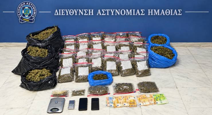 &Pi;ά&nu;&omega; &alpha;&pi;ό 14 &kappa;&iota;&lambda;ά &kappa;ά&nu;&nu;&alpha;&beta;&eta;&sigmaf; &sigma;&tau;&alpha; &chi;έ&rho;&iota;&alpha; &tau;&eta;&sigmaf; &Alpha;&sigma;&tau;&upsilon;&nu;&omicron;&mu;ί&alpha;&sigmaf; &sigma;&tau;&eta;&nu; &Eta;&mu;&alpha;&theta;ί&alpha; - &Delta;ύ&omicron; &sigma;&upsilon;&lambda;&lambda;ή&psi;&epsilon;&iota;&sigmaf; &gamma;&iota;&alpha; &delta;&iota;&alpha;&kappa;ί&nu;&eta;&sigma;&eta;