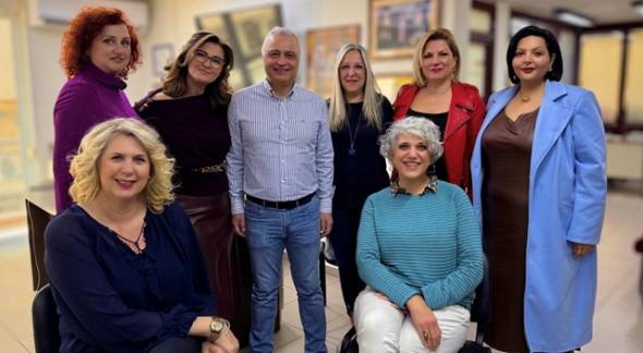 &Mu;ή&nu;&upsilon;&mu;&alpha; &Lambda;ά&zeta;&alpha;&rho;&omicron;&upsilon; &Tau;&sigma;&alpha;&beta;&delta;&alpha;&rho;ί&delta;&eta; &gamma;&iota;&alpha; &tau;&eta;&nu; &Pi;&alpha;&gamma;&kappa;ό&sigma;&mu;&iota;&alpha; &Eta;&mu;έ&rho;&alpha; &tau;&eta;&sigmaf; &Gamma;&upsilon;&nu;&alpha;ί&kappa;&alpha;&sigmaf;