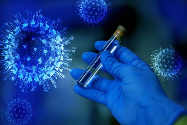 Κορονοϊός: Διαγράφοναι τα πρόστιμα στους ανεμβολίαστους ηλικιωμένους - «Το εμβόλιο δεν γίνεται με το ζόρι»