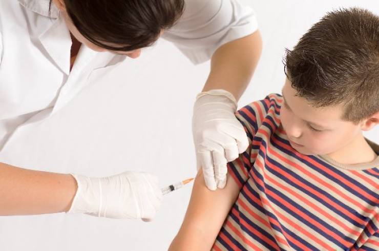 Υπουργείο Υγείας προς γονείς: Ζητήστε βεβαίωση για ιατρική αντένδειξη στα εμβόλια
