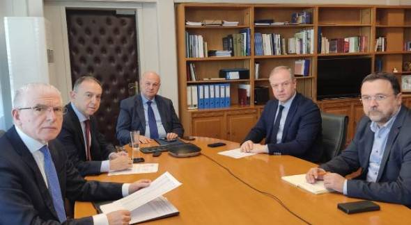 Ευρεία σύσκεψη στο ΥΠΑΑΤ για την αντιμετώπιση του παγετού σε περιοχές της χώρας