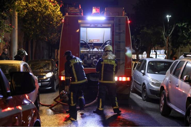 Μεγάλη φωτιά σε συνεργείο αυτοκινήτων στα Γιαννιτσά – Συναγερμός στην Πυροσβεστική
