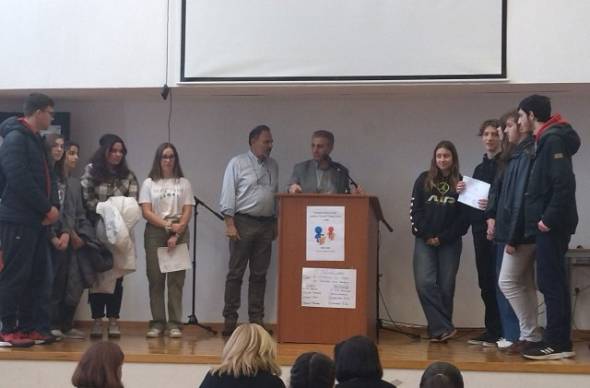 &Pi;&rho;&alpha;&gamma;&mu;&alpha;&tau;&omicron;&pi;&omicron;&iota;ή&theta;&eta;&kappa;&epsilon; &eta; &pi;&rho;&omicron;&kappa;&rho;&iota;&mu;&alpha;&tau;&iota;&kappa;ή &phi;ά&sigma;&eta; &tau;&omega;&nu; &Rho;&eta;&tau;&omicron;&rho;&iota;&kappa;ώ&nu; &Alpha;&gamma;ώ&nu;&omega;&nu; &Epsilon;&pi;&iota;&chi;&epsilon;&iota;&rho;&eta;&mu;&alpha;&tau;&omicron;&lambda;&omicron;&gamma;ί&alpha;&sigmaf; - &Alpha;&nu;&tau;&iota;&lambda;&omicron;&gamma;ί&alpha;&sigmaf; &mu;&epsilon;&tau;&alpha;&xi;ύ &tau;&omega;&nu; &mu;&alpha;&theta;&eta;&tau;ώ&nu;/&tau;&rho;&iota;ώ&nu; &Lambda;&upsilon;&kappa;&epsilon;ί&omega;&nu; &Eta;&mu;&alpha;&theta;ί&alpha;&sigmaf;