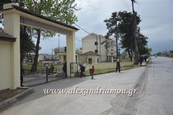 &Omicron;&kappa;&tau;ώ &lambda;&epsilon;&omega;&phi;&omicron;&rho;&epsilon;ί&alpha; &mu;&epsilon; &pi;&rho;ό&sigma;&phi;&upsilon;&gamma;&epsilon;&sigmaf; &alpha;&pi;ό &Epsilon;&iota;&delta;&omicron;&mu;έ&nu;&eta; &mu;&epsilon; &pi;&rho;&omicron;&omicron;&rho;&iota;&sigma;&mu;ό &Alpha;&lambda;&epsilon;&xi;ά&nu;&delta;&rho;&epsilon;&iota;&alpha;, &Gamma;&iota;&alpha;&nu;&nu;&iota;&tau;&sigma;ά, &Pi;έ&tau;&rho;&alpha; &Omicron;&lambda;ύ&mu;&pi;&omicron;&upsilon;