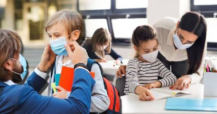 Κορονοϊός: Πώς θα επιστρέψουν οι μαθητές στα σχολεία - Τι θα γίνει με τη μάσκα και το self test