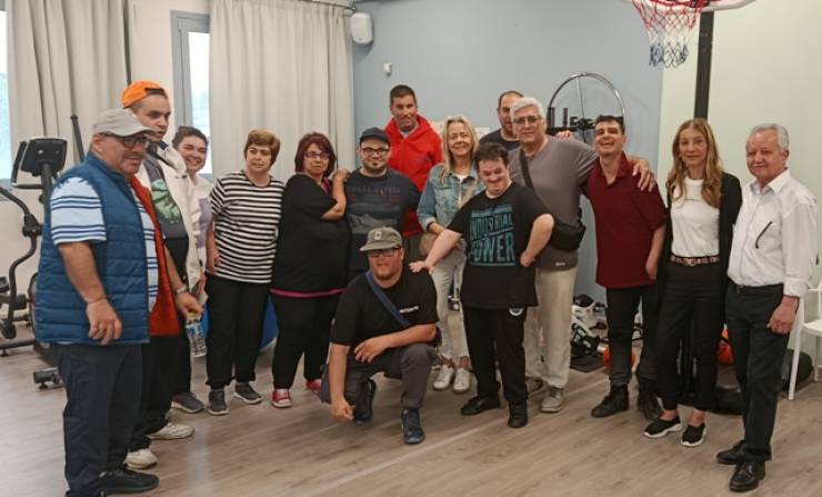 Επίσκεψη στα &quot;Παιδιά της Άνοιξης&quot; από την κ. Rita Conrads Mengewein και τον κ. Νίκο Παπαδόπουλο