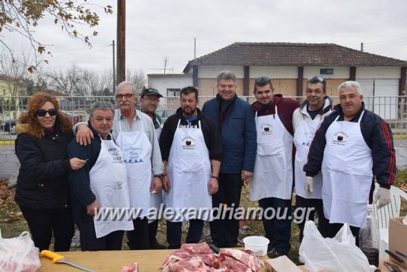 Π. Σ. Παλαιοχωρίου - Λιανοβεργίου:Επιτυχημένη Γουρουνοχαρά με συνοδεία χάλκινων και κρασιού(φωτο-βίντεο)