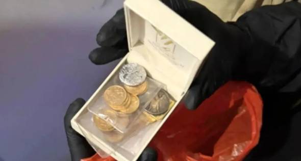 Παράνομες επιδοτήσεις ΟΠΕΚΕΠΕ: Κατασχέθηκαν χρυσές λίρες, ράβδοι χρυσού και μετρητά – Πεθαμένος ¨έκανε αναλήψεις¨-16 συλλήψεις