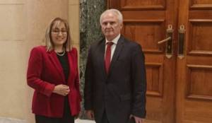 &Sigma;&upsilon;&nu;ά&nu;&tau;&eta;&sigma;&eta; &Alpha;&rho;&alpha;&mu;&pi;&alpha;&tau;&zeta;ή &mu;&epsilon; &tau;&omicron;&nu; &Upsilon;&phi;&upsilon;&pi;&omicron;&upsilon;&rho;&gamma;ό &Alpha;&gamma;&rho;&omicron;&tau;&iota;&kappa;ή&sigmaf; &Alpha;&nu;ά&pi;&tau;&upsilon;&xi;&eta;&sigmaf;: &Lambda;ύ&sigma;&eta; &gamma;&iota;&alpha; &tau;&alpha; &alpha;&gamma;&rho;&omicron;&tau;&epsilon;&mu;ά&chi;&iota;&alpha; &mu;&epsilon; &nu;έ&alpha; &tau;&rho;&omicron;&pi;&omicron;&lambda;&omicron;&gamma;ί&alpha; &upsilon;&pi;έ&rho; &tau;&omega;&nu; &alpha;&gamma;&rho;&omicron;&tau;ώ&nu;