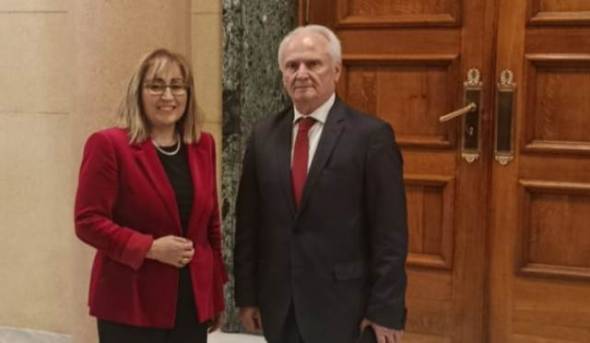 &Sigma;&upsilon;&nu;ά&nu;&tau;&eta;&sigma;&eta; &Alpha;&rho;&alpha;&mu;&pi;&alpha;&tau;&zeta;ή &mu;&epsilon; &tau;&omicron;&nu; &Upsilon;&phi;&upsilon;&pi;&omicron;&upsilon;&rho;&gamma;ό &Alpha;&gamma;&rho;&omicron;&tau;&iota;&kappa;ή&sigmaf; &Alpha;&nu;ά&pi;&tau;&upsilon;&xi;&eta;&sigmaf;: &Lambda;ύ&sigma;&eta; &gamma;&iota;&alpha; &tau;&alpha; &alpha;&gamma;&rho;&omicron;&tau;&epsilon;&mu;ά&chi;&iota;&alpha; &mu;&epsilon; &nu;έ&alpha; &tau;&rho;&omicron;&pi;&omicron;&lambda;&omicron;&gamma;ί&alpha; &upsilon;&pi;έ&rho; &tau;&omega;&nu; &alpha;&gamma;&rho;&omicron;&tau;ώ&nu;