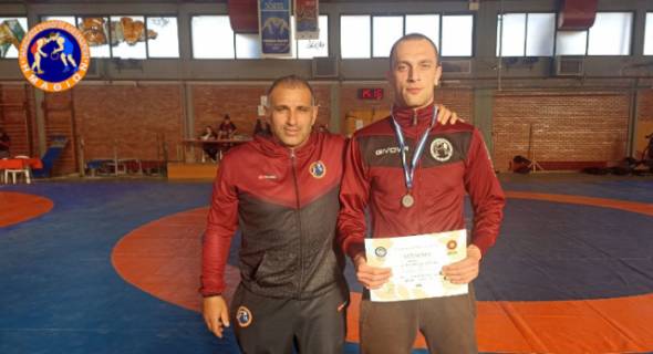 &Chi;&rho;&upsilon;&sigma;ό &mu;&epsilon;&tau;ά&lambda;&lambda;&iota;&omicron; &gamma;&iota;&alpha; &tau;&omicron;&nu; &Kappa;&omicron;&nu;&tau;ό&pi;&omicron;&upsilon;&lambda;&omicron; &sigma;&tau;&omicron; &Alpha;&beta;&rho;&alpha;&beta;&epsilon;ύ&tau;&omega;&nu; &sigma;&tau;&eta; &Lambda;ά&rho;&iota;&sigma;&alpha;!