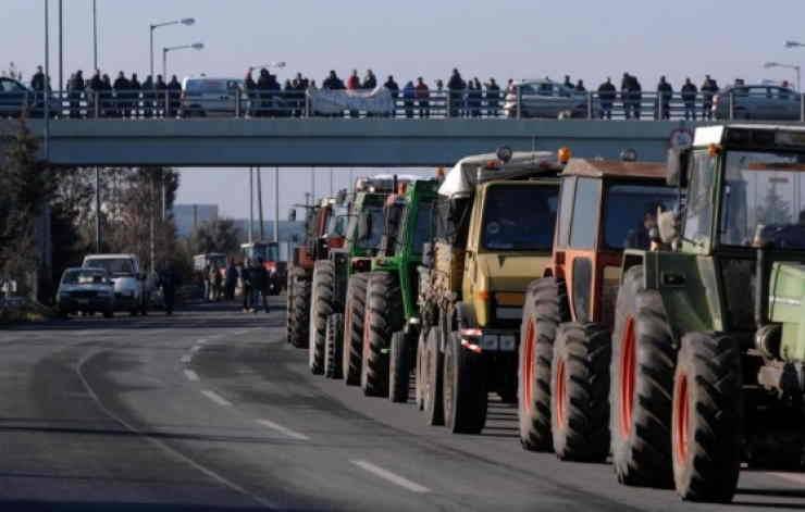 Αντεπίθεση με &#039;&#039;αγωνιστικά μπλόκα&#039;&#039; ετοιμάζουν  οι αγρότες για το &#039;&#039;χαράτσι&#039;&#039; στο νερό