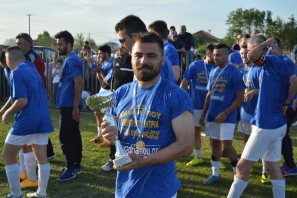 Στην Α.Ε. ΣΧΟΙΝΑ ο επιθετικός Αντώνης Παπαδόπουλος