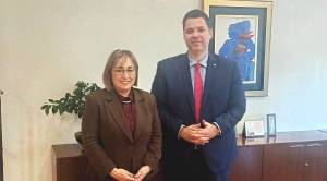 &Sigma;&upsilon;&nu;ά&nu;&tau;&eta;&sigma;&eta; &Sigma;&tau;έ&lambda;&lambda;&alpha;&sigmaf; &Alpha;&rho;&alpha;&mu;&pi;&alpha;&tau;&zeta;ή &mu;&epsilon; &tau;&omicron;&nu; &Upsilon;&phi;&upsilon;&pi;&omicron;&upsilon;&rho;&gamma;ό &pi;&alpha;&rho;ά &tau;&omega; &Pi;&rho;&omega;&theta;&upsilon;&pi;&omicron;&upsilon;&rho;&gamma;ώ &Theta;&alpha;&nu;ά&sigma;&eta; &Kappa;&omicron;&nu;&tau;&omicron;&gamma;&epsilon;ώ&rho;&gamma;&eta; &ndash; &Sigma;&tau;&omicron; &epsilon;&pi;ί&kappa;&epsilon;&nu;&tau;&rho;&omicron; &tau;&alpha; &mu;&epsilon;&gamma;ά&lambda;&alpha; &alpha;&nu;&alpha;&pi;&tau;&upsilon;&xi;&iota;&alpha;&kappa;ά έ&rho;&gamma;&alpha; &tau;&eta;&sigmaf; &Eta;&mu;&alpha;&theta;ί&alpha;&sigmaf;