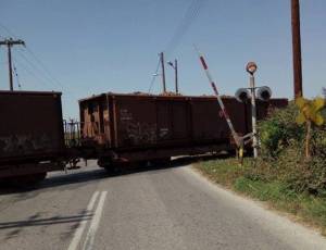 Πλατύ Ημαθίας: Αφύλακτη η σιδηροδρομική διάβαση της ΕΒΖ;;;