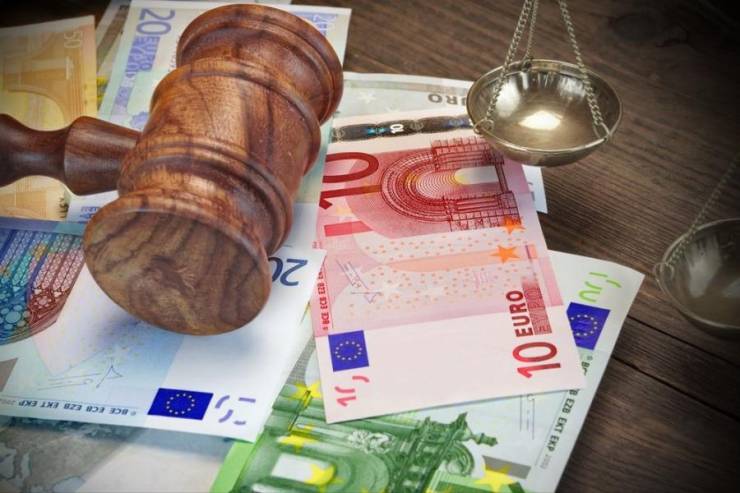 Αυτόματες κατασχέσεις για οφειλές στην εφορία – Ποιοι θα μπουν στο μικροσκόπιο του «Eispraxis»