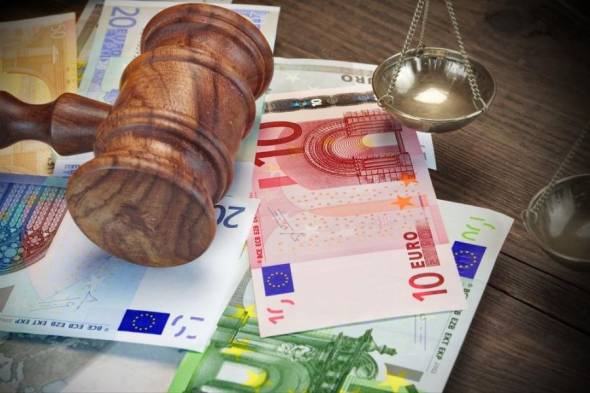 Αυτόματες κατασχέσεις για οφειλές στην εφορία – Ποιοι θα μπουν στο μικροσκόπιο του «Eispraxis»