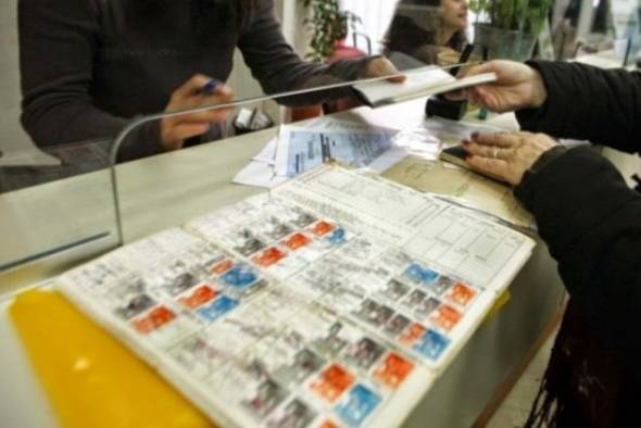 &Sigma;&upsilon;&nu;&tau;ά&xi;&epsilon;&iota;&sigmaf;: &Gamma;&iota;&alpha;&tau;ί &epsilon;ί&nu;&alpha;&iota; &tau;&upsilon;&chi;&epsilon;&rho;&omicron;ί ό&sigma;&omicron;&iota; έ&chi;&omicron;&upsilon;&nu; έ&sigma;&tau;&omega; έ&nu;&alpha; έ&nu;&sigma;&eta;&mu;&omicron; &pi;&rho;&iota;&nu; &tau;&omicron; 1993