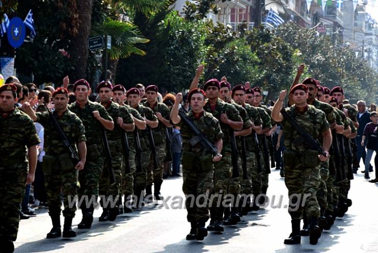 Δείτε σε βίντεο όλη τη παρέλαση για τα 107α Ελευθέρια της Αλεξάνδρειας