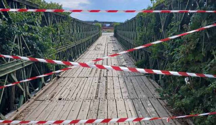 &Kappa;&lambda;&epsilon;&iota;&sigma;&tau;ή &eta; &gamma;έ&phi;&upsilon;&rho;&alpha; &sigma;&tau;&omicron;&nu; &pi;&alpha;&rho;ά&delta;&rho;&omicron;&mu;&omicron; &mu;&epsilon;&tau;&alpha;&xi;ύ &Mu;&alpha;&lambda;&gamma;ά&rho;&omega;&nu; &kappa;&alpha;&iota; &Kappa;&lambda;&epsilon;&iota;&delta;ί&omicron;&upsilon; &sigma;&tau;&omicron; ύ&psi;&omicron;&sigmaf; &tau;&omicron;&upsilon; &Lambda;&omicron;&upsilon;&delta;ί&alpha; - &Alpha;&upsilon;&tau;&omicron;&psi;ί&alpha; &gamma;&iota;&alpha; &tau;&eta; &sigma;&tau;&alpha;&tau;&iota;&kappa;ό&tau;&eta;&tau;ά &tau;&eta;&sigmaf; &alpha;ύ&rho;&iota;&omicron;