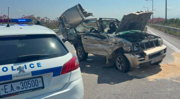 &Tau;&rho;&omicron;&chi;&alpha;ί&omicron; &mu;&epsilon; &mu;&iota;&alpha; &nu;&epsilon;&kappa;&rho;ή: &Iota;&Chi; &sigma;&upsilon;&gamma;&kappa;&rho;&omicron;ύ&sigma;&tau;&eta;&kappa;&epsilon; &mu;&epsilon; &nu;&tau;&alpha;&lambda;ί&kappa;&alpha; &sigma;&tau;&alpha; &delta;&iota;ό&delta;&iota;&alpha; &Mu;&alpha;&lambda;&gamma;ά&rho;&omega;&nu;