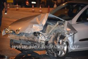 Tροχαίο ατύχημα στο τρίγωνο Μπαλτζή στην Αλεξάνδρεια(φωτο-βίντεο)