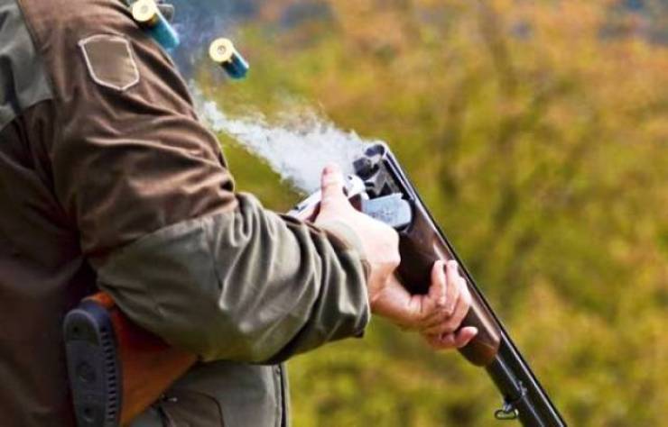 Πανικός σε κυνήγι αγριογούρουνων στην Πέλλα - Στη ΜΕΘ κυνηγός από πυροβολισμό 27χρονου