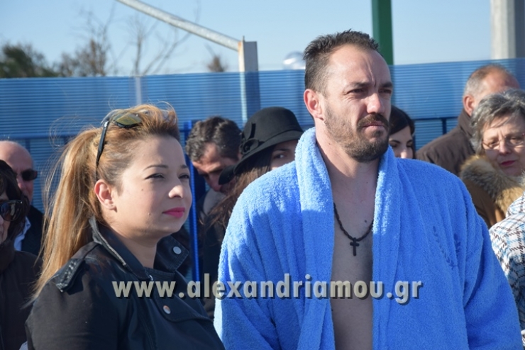 Αλεξάνδρεια:Τι σχέση έχει ο νεαρός που ανέσυρε τον Τίμιο Σταυρό με τον αείμνηστο Πάτμο στον εορτασμό των Θεοφανείων