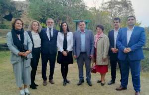 Η πρόξενος της Ρουμανίας ξεναγήθηκε στην Ημαθία από τον αντιπεριφερειάρχη Κώστα Καλαϊτζίδη
