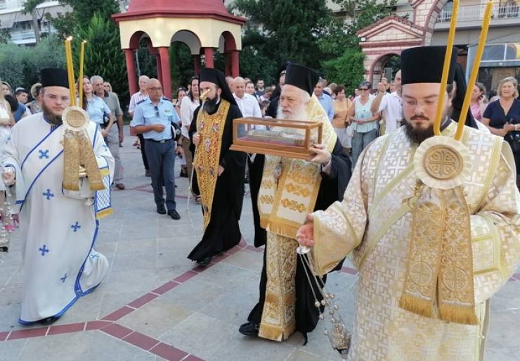 Παναγία Αλεξάνδρειας: Υποδοχή της Τιμίας Χειρός του Αγίου Νεκταρίου – Πλήθος πιστών κατέκλυσε τον Ιερό Ναό