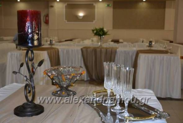 &Alpha;ί&theta;&omicron;&upsilon;&sigma;&alpha; &Delta;&epsilon;&xi;&iota;ώ&sigma;&epsilon;&omega;&nu; &Lambda;&epsilon;&mu;ό&nu;&alpha; &sigma;&tau;&eta;&nu; &Alpha;&lambda;&epsilon;&xi;ά&nu;&delta;&rho;&epsilon;&iota;&alpha;, &gamma;&iota;&alpha; &nu;&alpha; &mu;&epsilon;ί&nu;&epsilon;&iota; &eta; &epsilon;&kappa;&delta;ή&lambda;&omega;&sigma;ή &sigma;&alpha;&sigmaf; &alpha;&xi;έ&chi;&alpha;&sigma;&tau;&eta;!