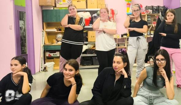 Θεατρομπόμπιρες: Το Θεατρικό Εργαστήρι μεγαλώνει τώρα και με Μοντέρνο Χορό!