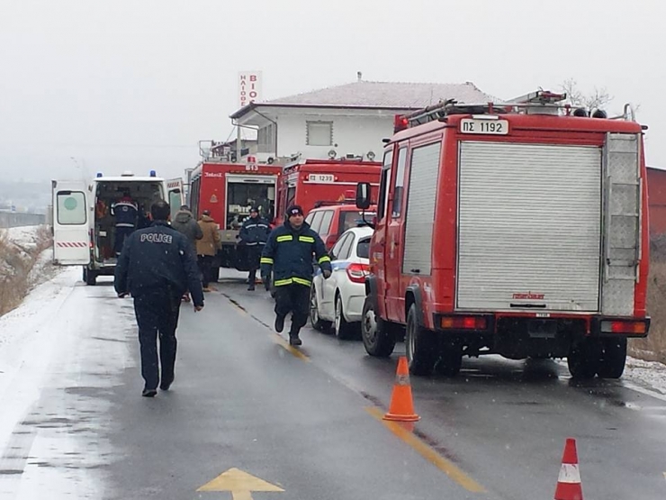 Απεγκλωβισμός ζεύγους από όχημα στον δρόμο Βέροιας-Νάουσας