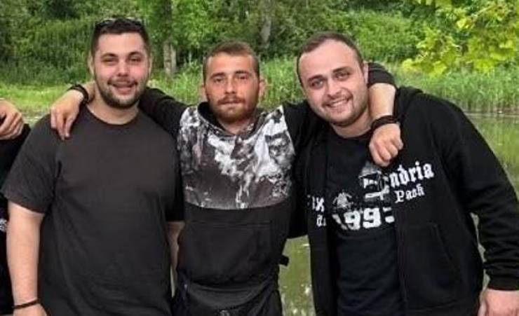 &Tau;&omicron; &Sigma;ά&beta;&beta;&alpha;&tau;&omicron; &sigma;&tau;&eta;&nu; &Pi;&alpha;&nu;&alpha;&gamma;ί&alpha; &Alpha;&lambda;&epsilon;&xi;ά&nu;&delta;&rho;&epsilon;&iota;&alpha;&sigmaf; &eta; &kappa;&eta;&delta;&epsilon;ί&alpha; &tau;&omega;&nu; &tau;&rho;&iota;ώ&nu; &laquo;&alpha;&epsilon;&tau;ό&pi;&omicron;&upsilon;&lambda;&omega;&nu;&raquo; &tau;&omicron;&upsilon; &Sigma;.&Phi;. &Pi;&Alpha;&Omicron;&Kappa; &Alpha;&lambda;&epsilon;&xi;ά&nu;&delta;&rho;&epsilon;&iota;&alpha;&sigmaf;