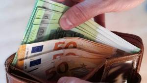 Τέλος τα χαρτονομίσματα του ευρώ που έχουμε στις τσέπες - Πότε έρχονται τα καινούργια