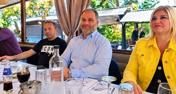 &Nu;ά&omicron;&upsilon;&sigma;&alpha;: &laquo;&Alpha;&nu;&alpha;&beta;&alpha;&theta;&mu;ί&Zeta;&Omega;&raquo;,&laquo;&Nu;ή&mu;&alpha;&raquo;, &epsilon;&mu;&phi;&iota;ά&lambda;&omega;&sigma;&eta; &nu;&epsilon;&rho;&omicron;ύ &Alpha;&rho;ά&pi;&iota;&tau;&sigma;&alpha;&sigmaf;-&Tau;&omicron; &alpha;&nu;&alpha;&pi;&tau;&upsilon;&xi;&iota;&alpha;&kappa;ό &pi;&lambda;ά&nu;&omicron; &Kappa;&omicron;&upsilon;&tau;&sigma;&omicron;&gamma;&iota;ά&nu;&nu;&eta; &kappa;&alpha;&iota; έ&nu;&alpha; &nu;έ&omicron; &mu;&omicron;&nu;&tau;έ&lambda;&omicron; &pi;&rho;&omicron;&sigma;&phi;&omicron;&rho;ά&sigmaf;