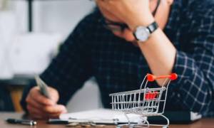 Η ακρίβεια πιέζει τους καταναλωτές - «Αδύνατη η αποταμίευση» λένε 8 στους 10